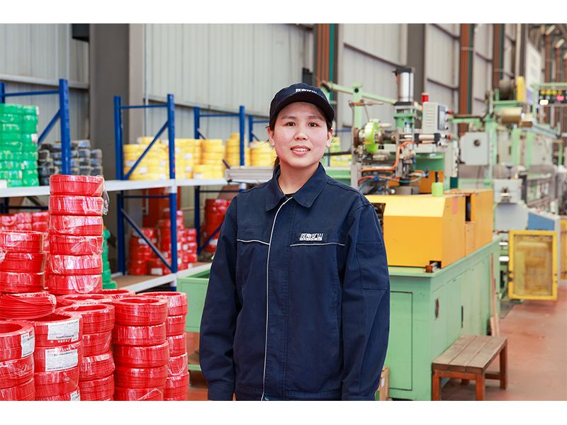 质量月＠致匠“芯”｜河南矿山电缆车间挤塑工李小娟